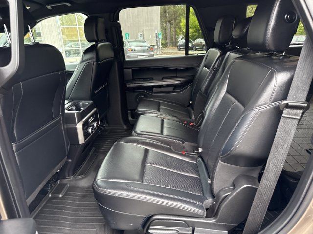 Used 2019 Ford Expedition XLT w/ Equipment Group 201A AWD/4WD image 13