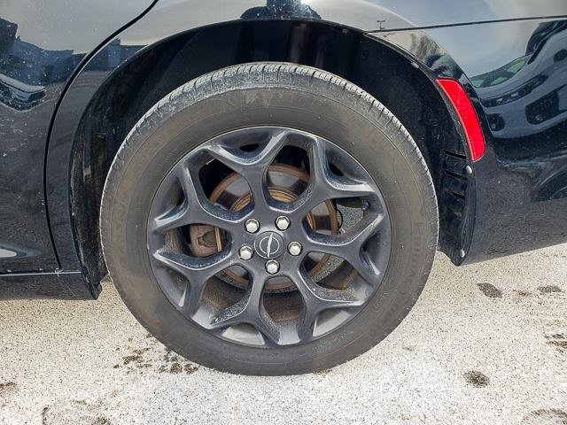 Used 2020 Chrysler 300 Touring w/ Sport Appearance Package image 26