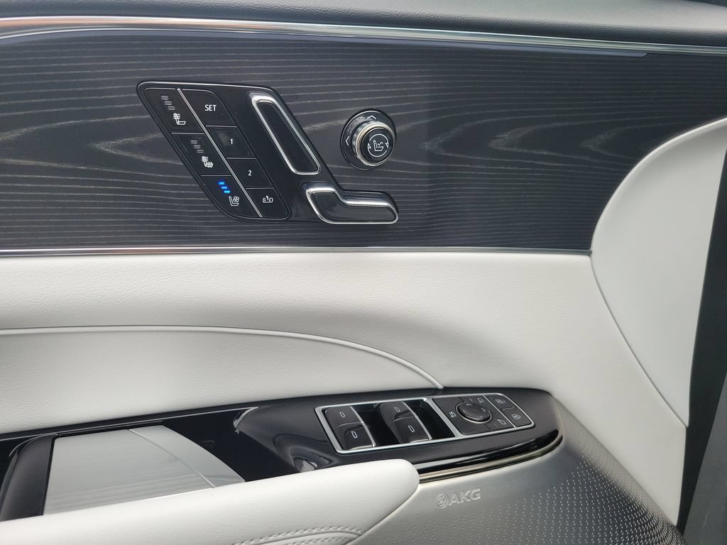 Certified 2024 Cadillac Lyriq Luxury AWD/4WD image 23