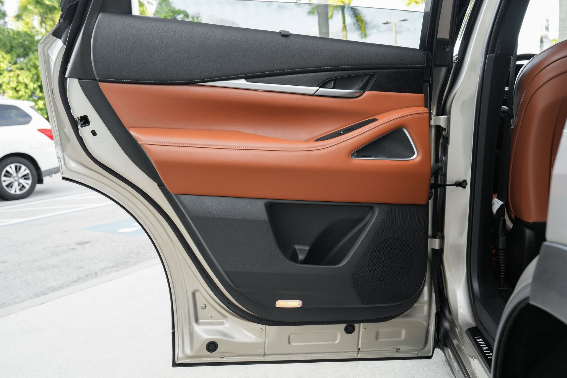 Used 2025 INFINITI QX60 Autograph w/ Cargo Package image 30