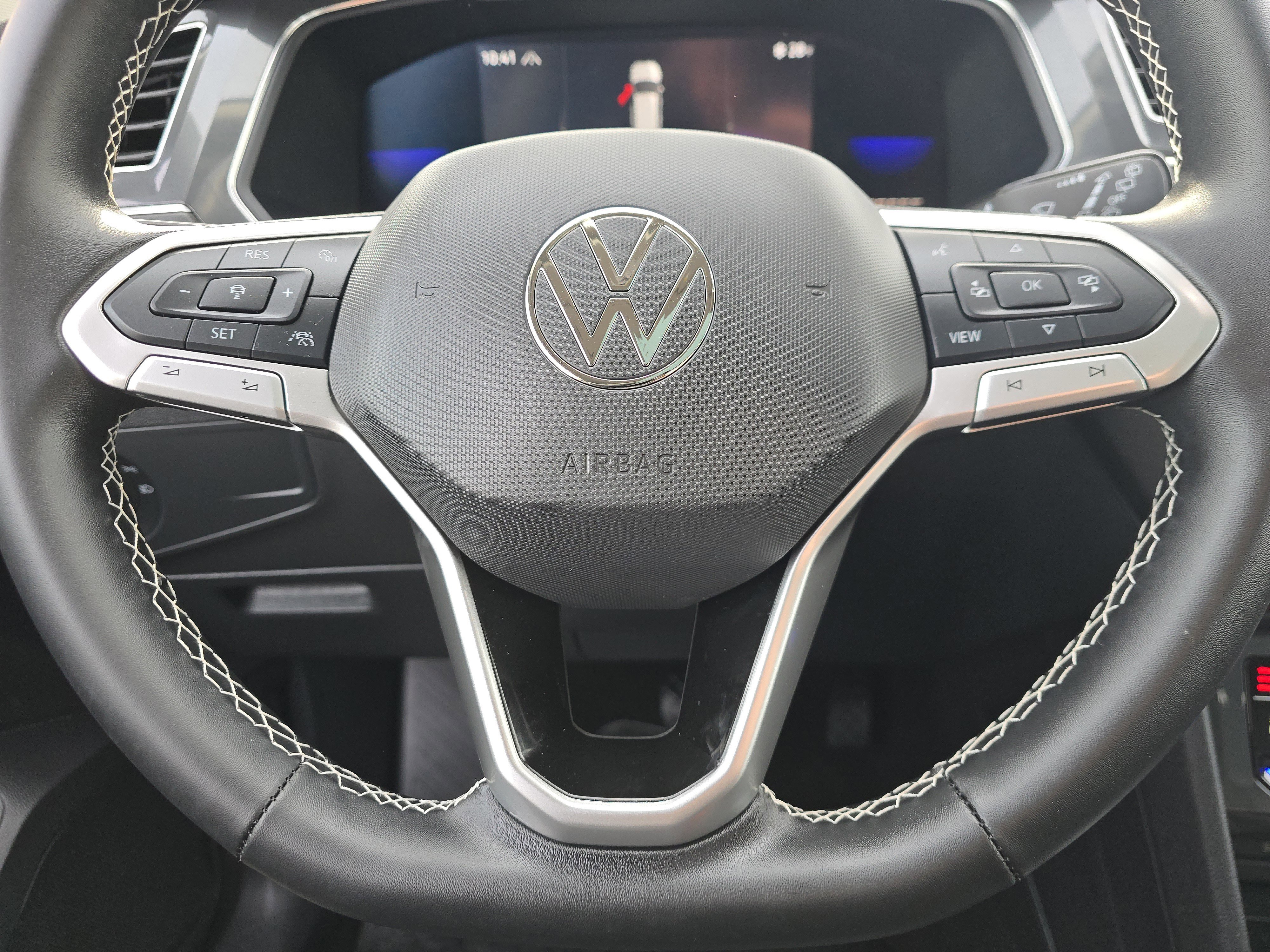 Certified 2023 Volkswagen Tiguan SE w/ Panoramic Sunroof Package AWD/4WD image 21