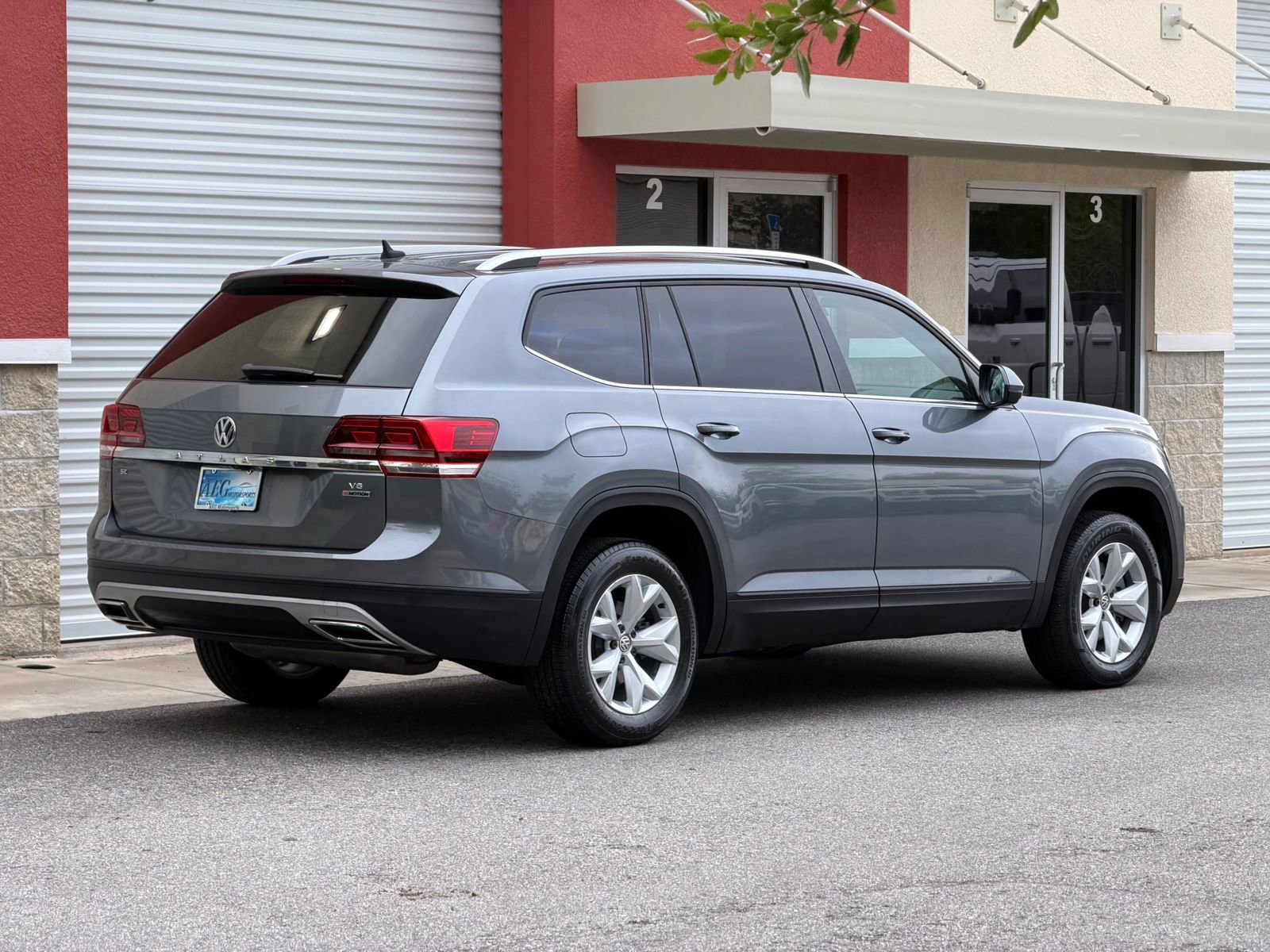 Used 2018 Volkswagen Atlas SE AWD/4WD image 4