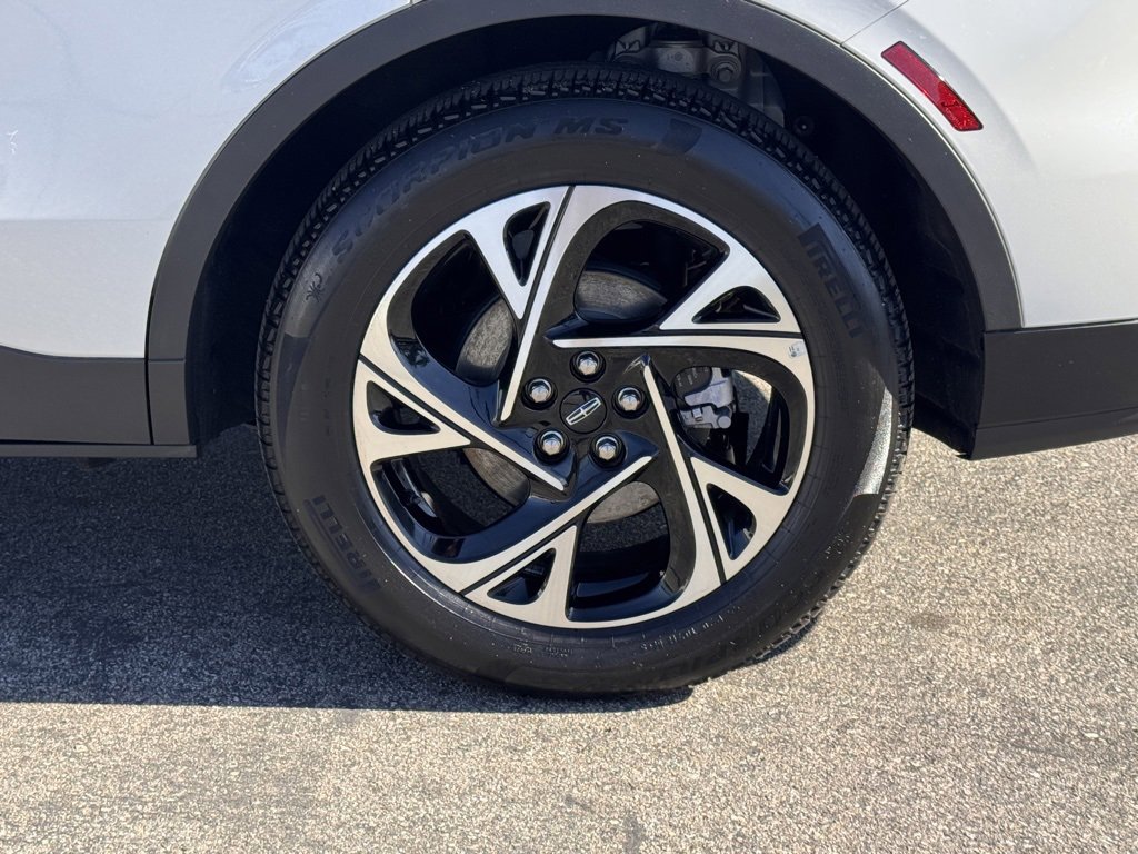 Used 2025 Lincoln Nautilus Premier w/ Jet Appearance Package image 15