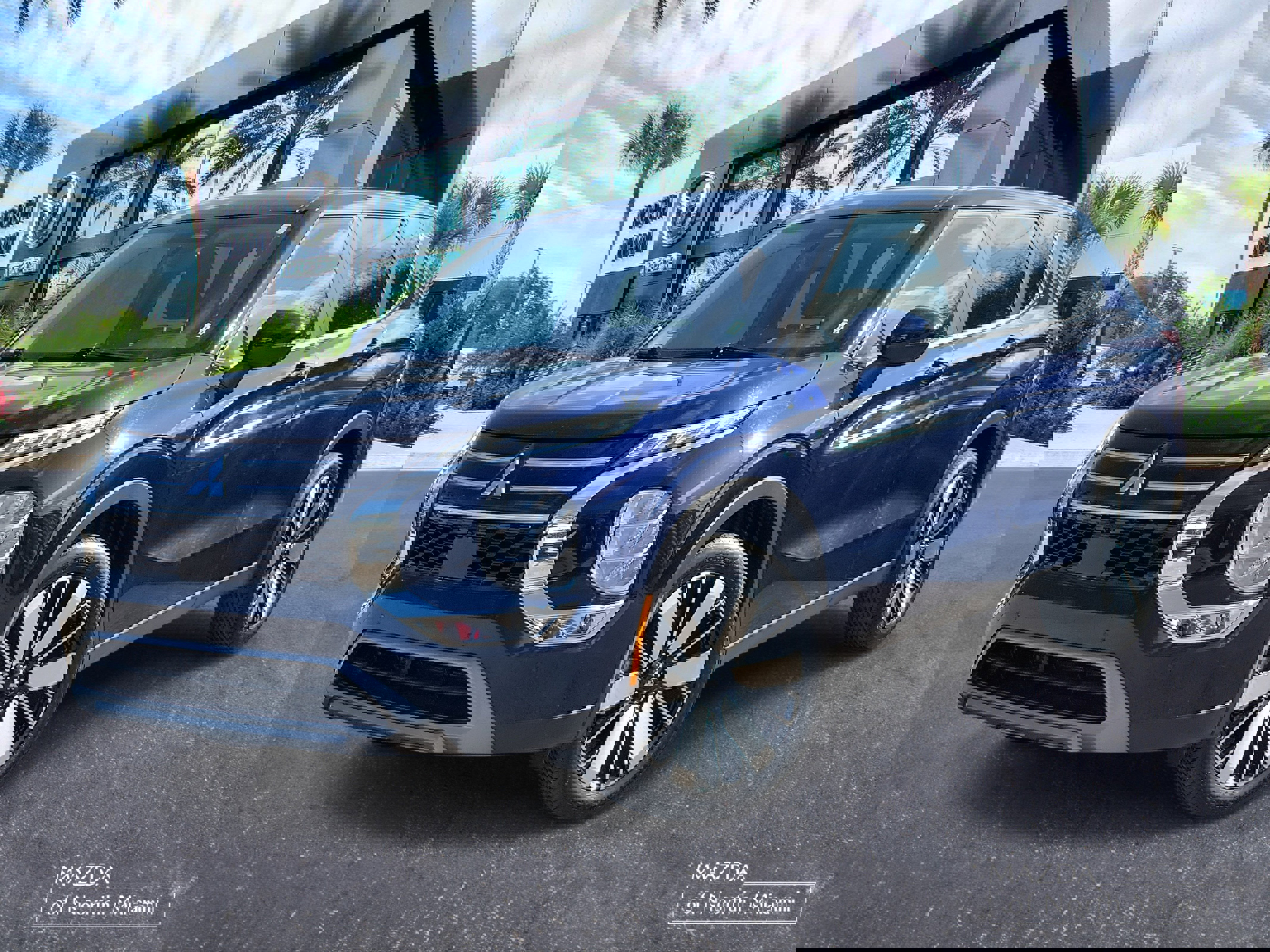 Used 2025 Mitsubishi Outlander AWD image 1