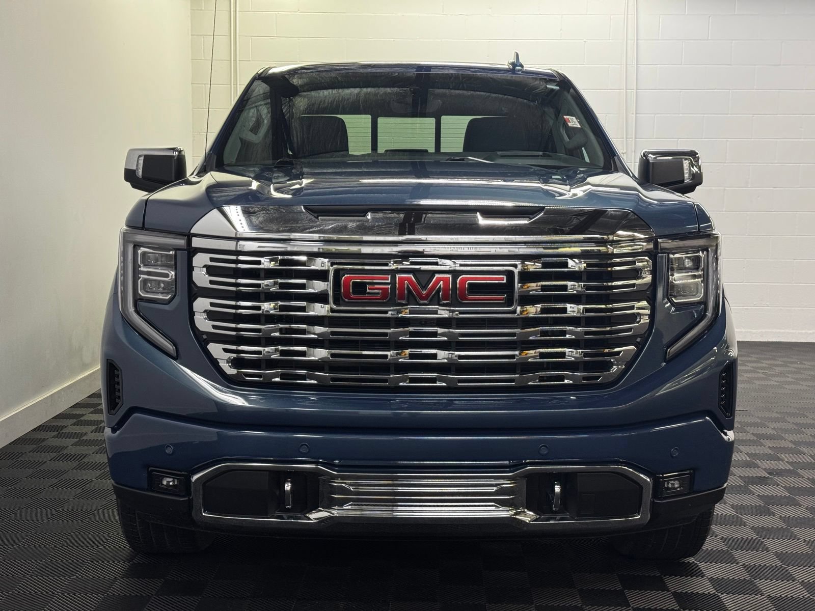 Used 2026 GMC Sierra 1500 Denali w/ Denali Reserve Package AWD/4WD image 5