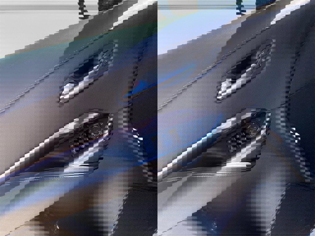 Used 2023 Cadillac XT4 Luxury w/ Cold Weather Package image 14