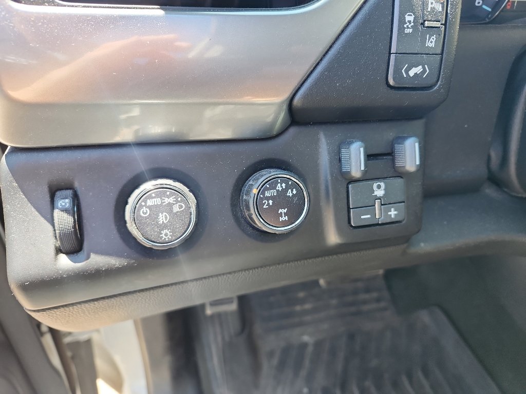 Used 2015 Chevrolet Tahoe LTZ image 21