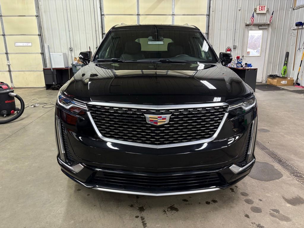 Used 2025 Cadillac XT6 Premium Luxury image 8
