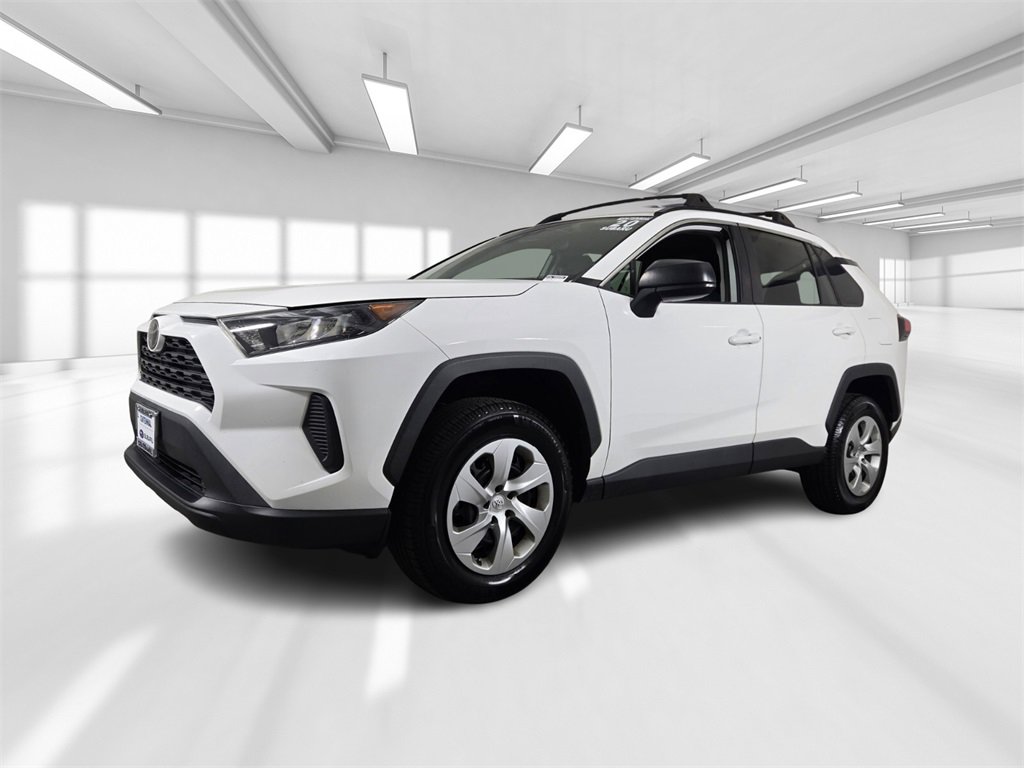 Used 2020 Toyota RAV4 LE image 2