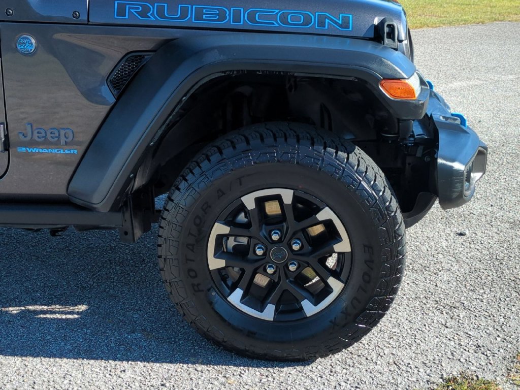 Used 2024 Jeep Wrangler Unlimited Rubicon 4xe AWD/4WD image 11