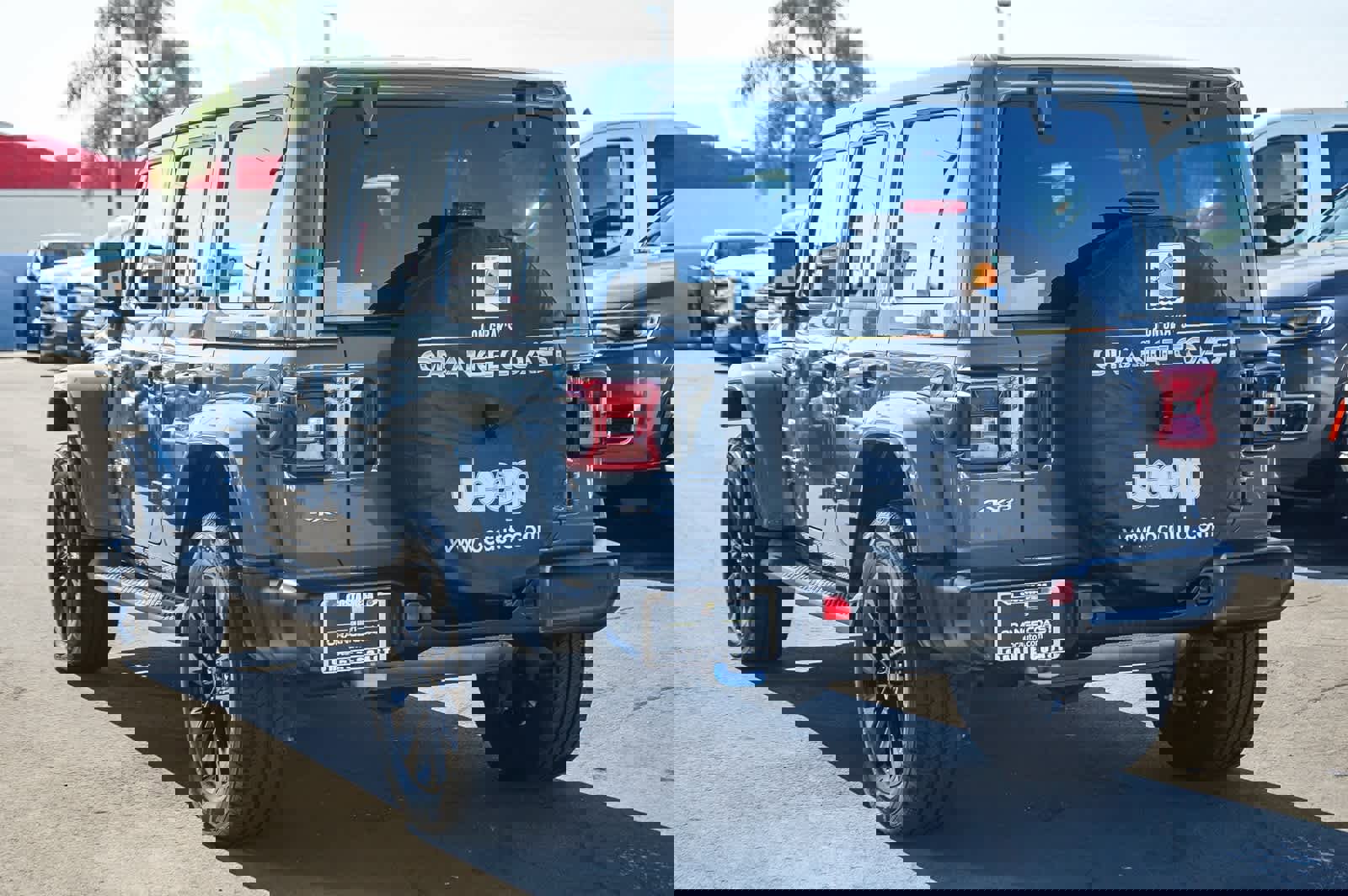 Used 2023 Jeep Wrangler Sahara w/ Safety Group image 6