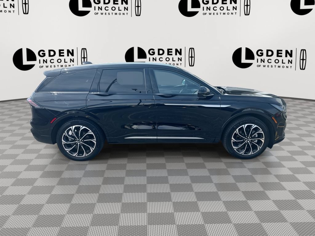 Used 2024 Lincoln Nautilus Reserve w/ Equipment Group 202A AWD/4WD image 9