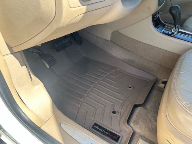 Used 2009 Buick Lucerne CXL FWD image 21