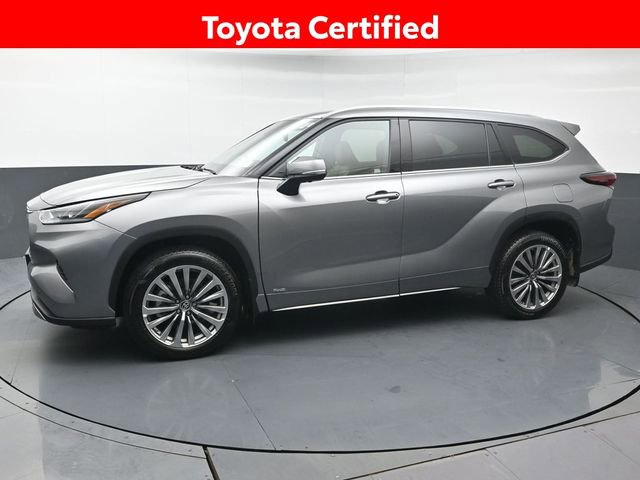 Certified 2025 Toyota Highlander XLE image 2