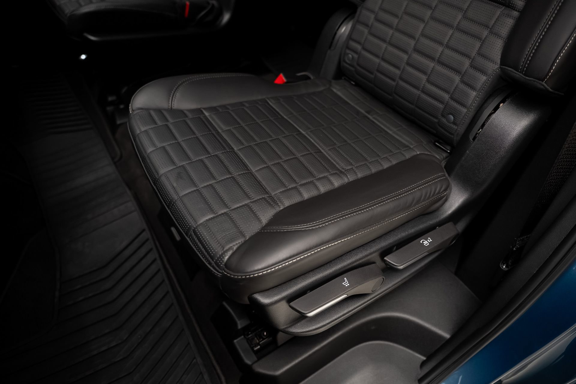 Used 2025 Cadillac Escalade Sport Platinum w/ LPO, ONYX Package RWD image 72