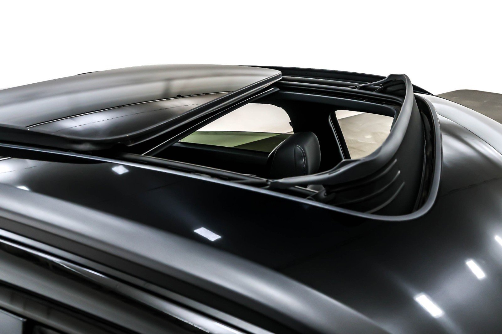 Used 2022 Audi e-tron Premium w/ Convenience Plus Package image 22