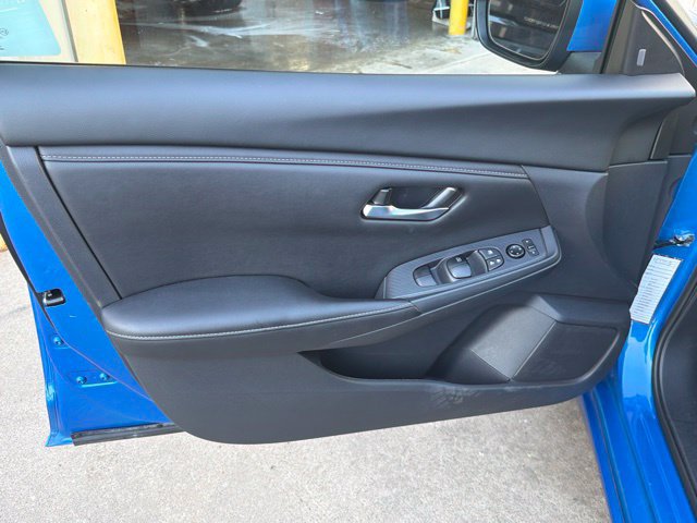 Used 2025 Nissan Sentra SV FWD image 17
