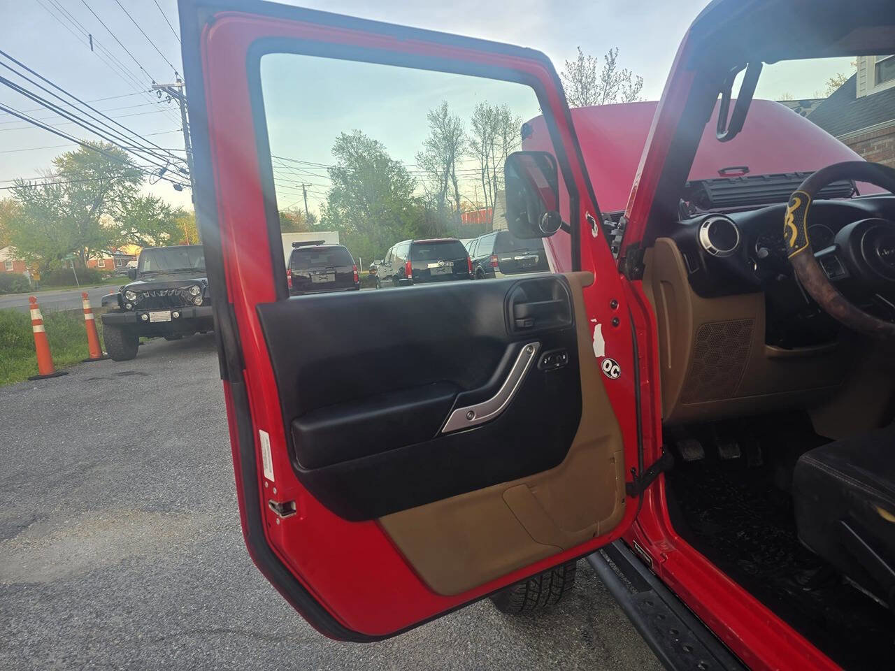 Used 2014 Jeep Wrangler Unlimited Sahara image 22