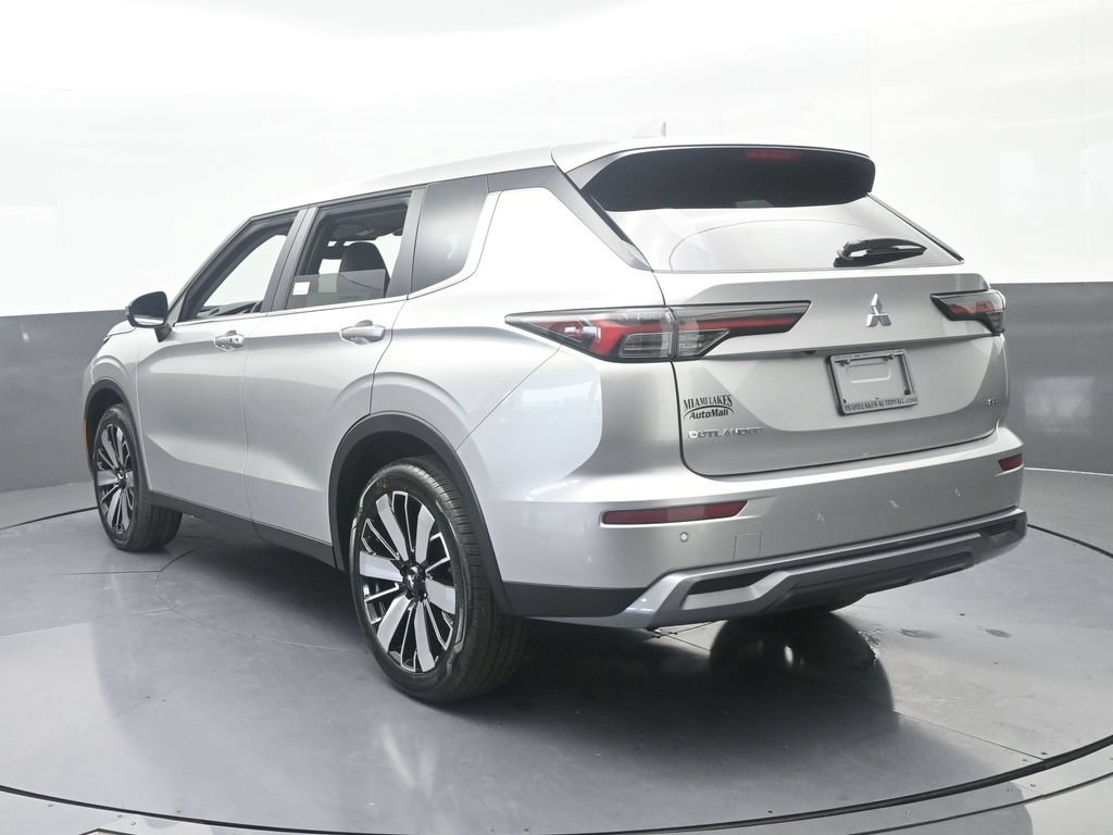 New 2026 Mitsubishi Outlander SE FWD image 4