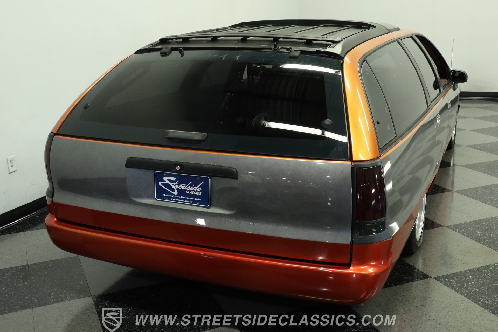 Used 1992 Oldsmobile Custom Cruiser RWD image 10