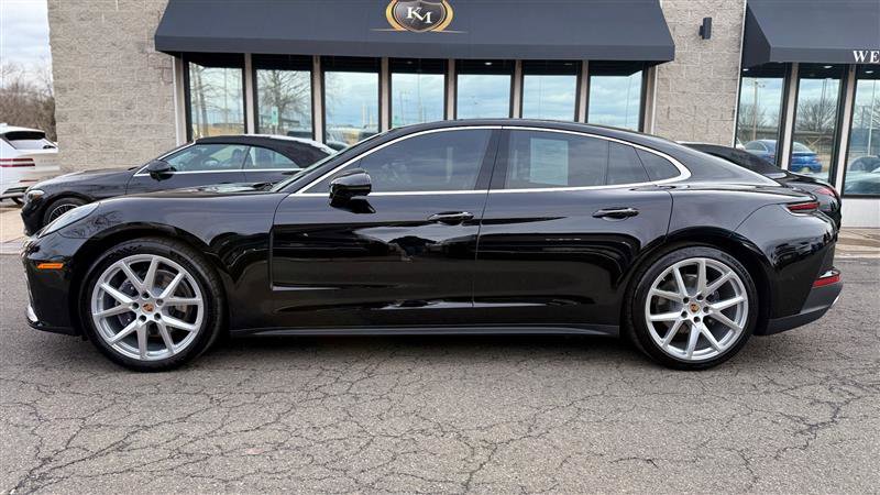 Used 2025 Porsche Panamera 4 w/ Premium Package image 2