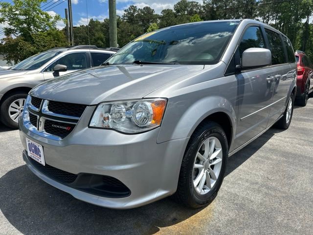 Used 2016 Dodge Grand Caravan SXT w/ Rear Park Assist Package FWD image 3