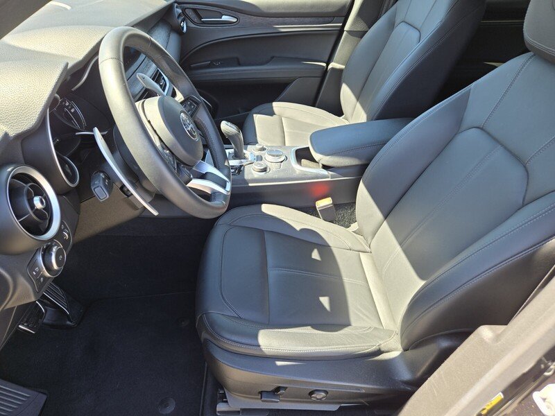 Used 2023 Alfa Romeo Stelvio Sprint AWD/4WD image 10