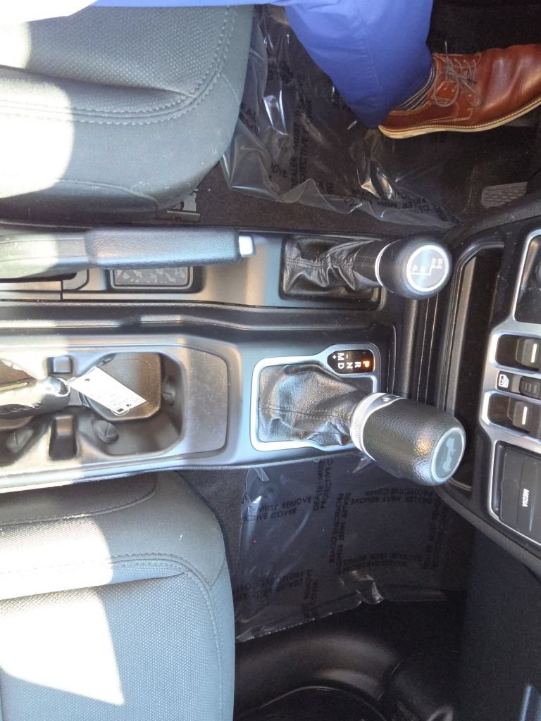 Certified 2020 Jeep Wrangler Unlimited Sport AWD/4WD image 23