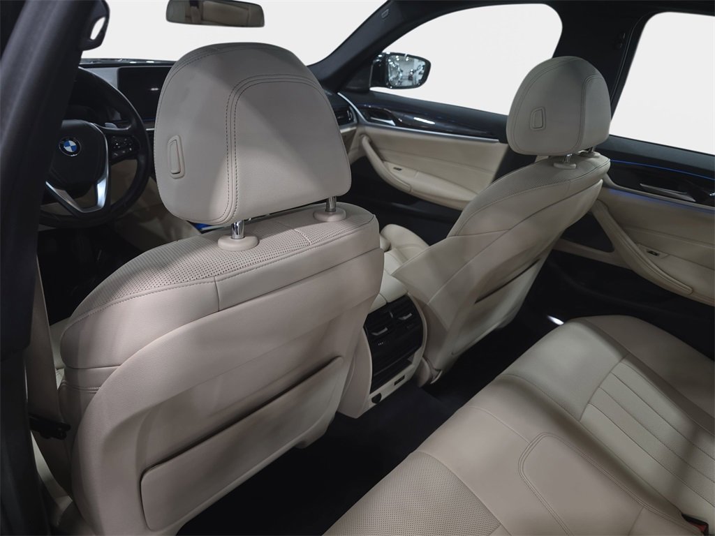 Used 2023 BMW 530e w/ Premium Package image 11