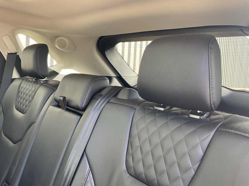 Used 2024 Ford Edge Titanium w/ Equipment Group 301A image 19