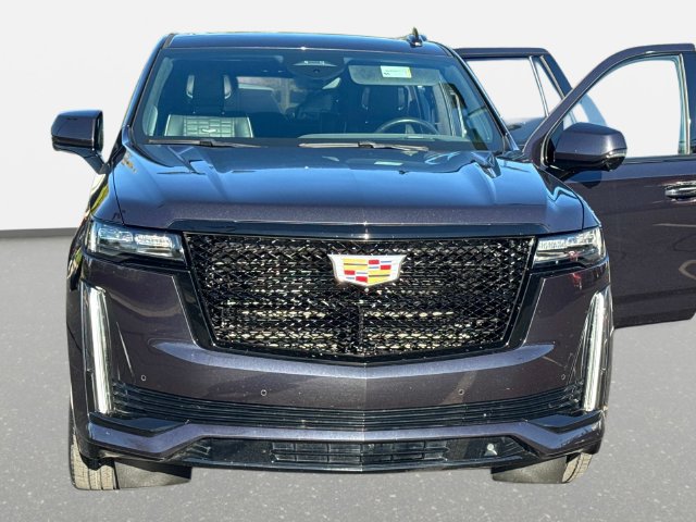 Certified 2022 Cadillac Escalade Sport Platinum w/ Heavy-Duty Trailer Package AWD/4WD image 9