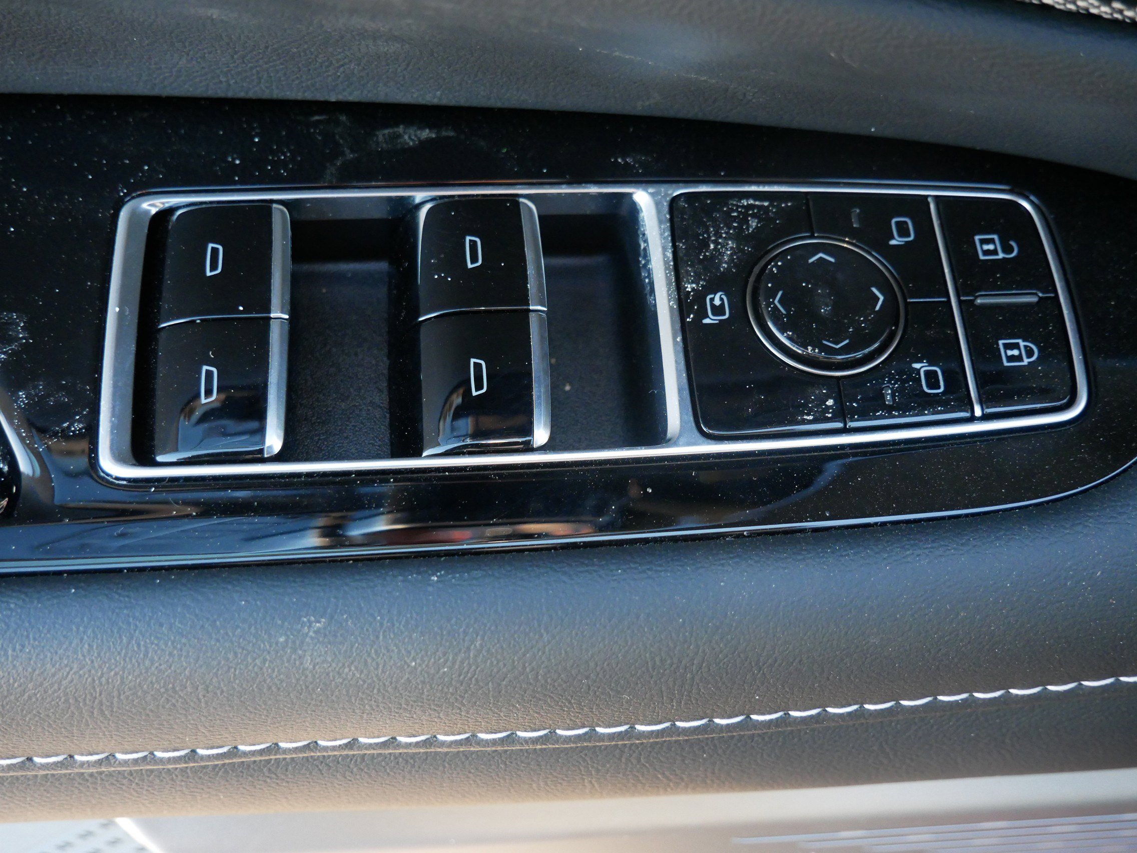 New 2026 Cadillac Optiq Luxury 1 image 18