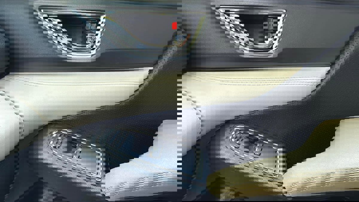 Used 2022 Subaru Ascent Limited image 17