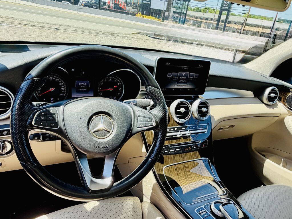 Used 2016 Mercedes-Benz GLC 300 4MATIC w/ Driver Assistance Package image 13