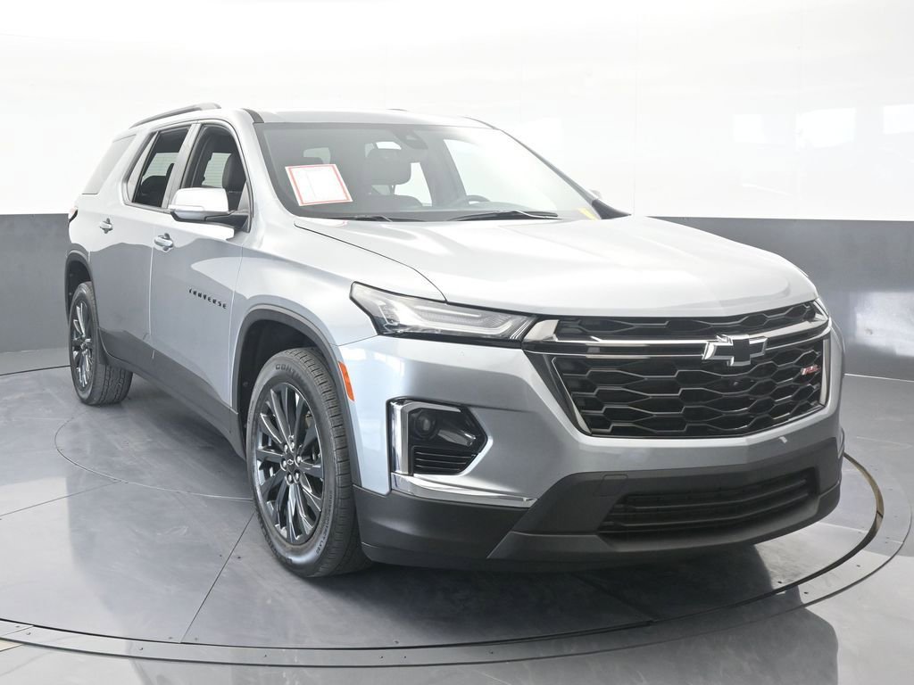 Used 2023 Chevrolet Traverse RS image 9