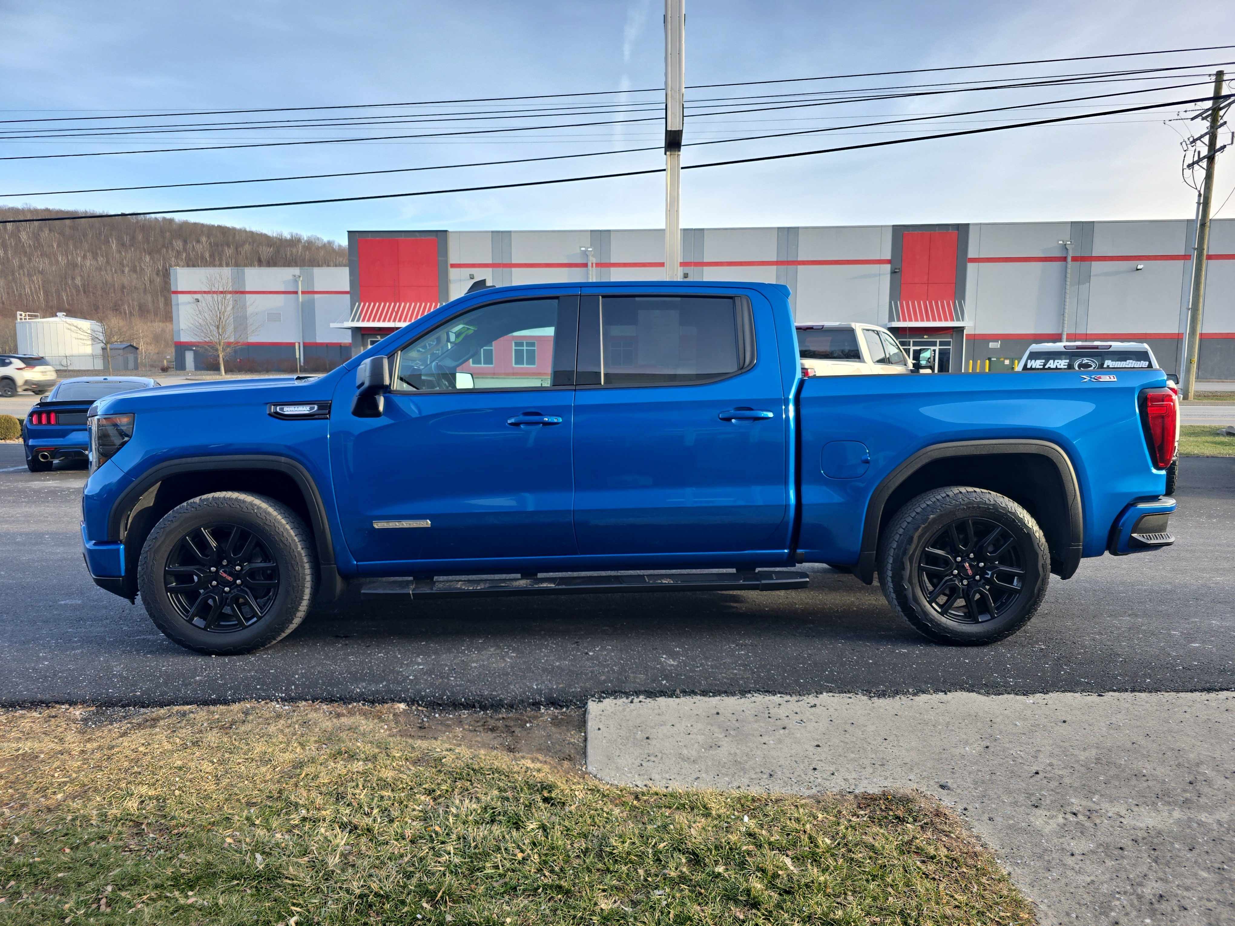 Used 2022 GMC Sierra 1500 Elevation w/ Preferred Package image 7