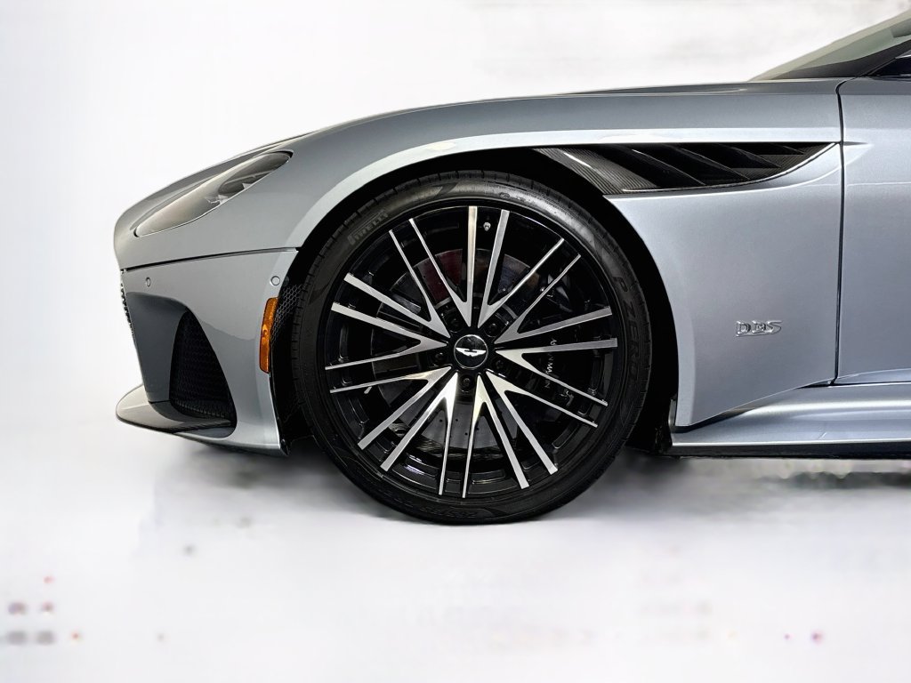 Used 2020 Aston Martin DBS Superleggera Volante RWD image 29