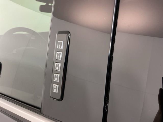 Used 2022 Ford F150 Platinum AWD/4WD image 14