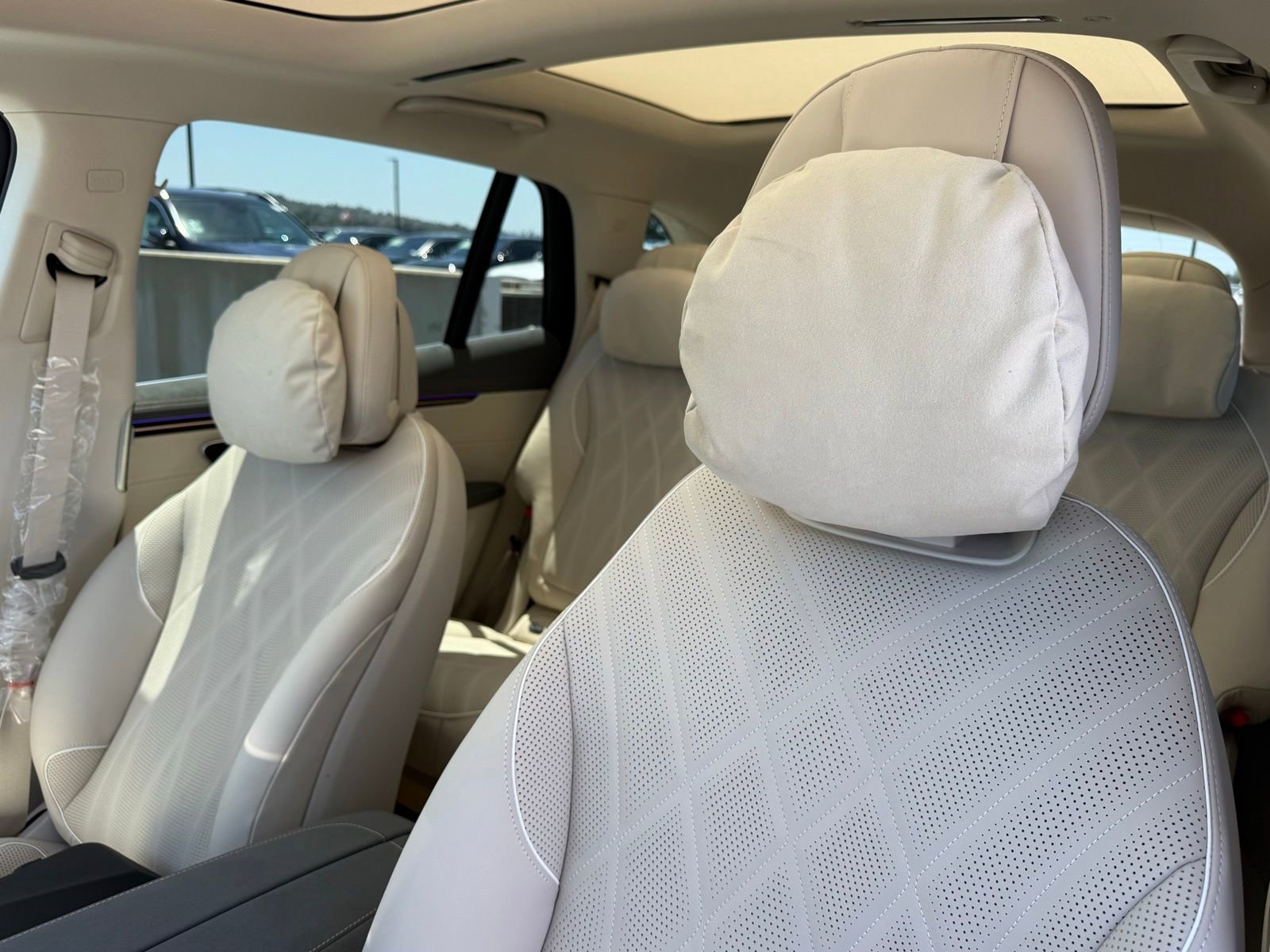 New 2026 Mercedes-Benz EQS 550 4MATIC SUV image 16