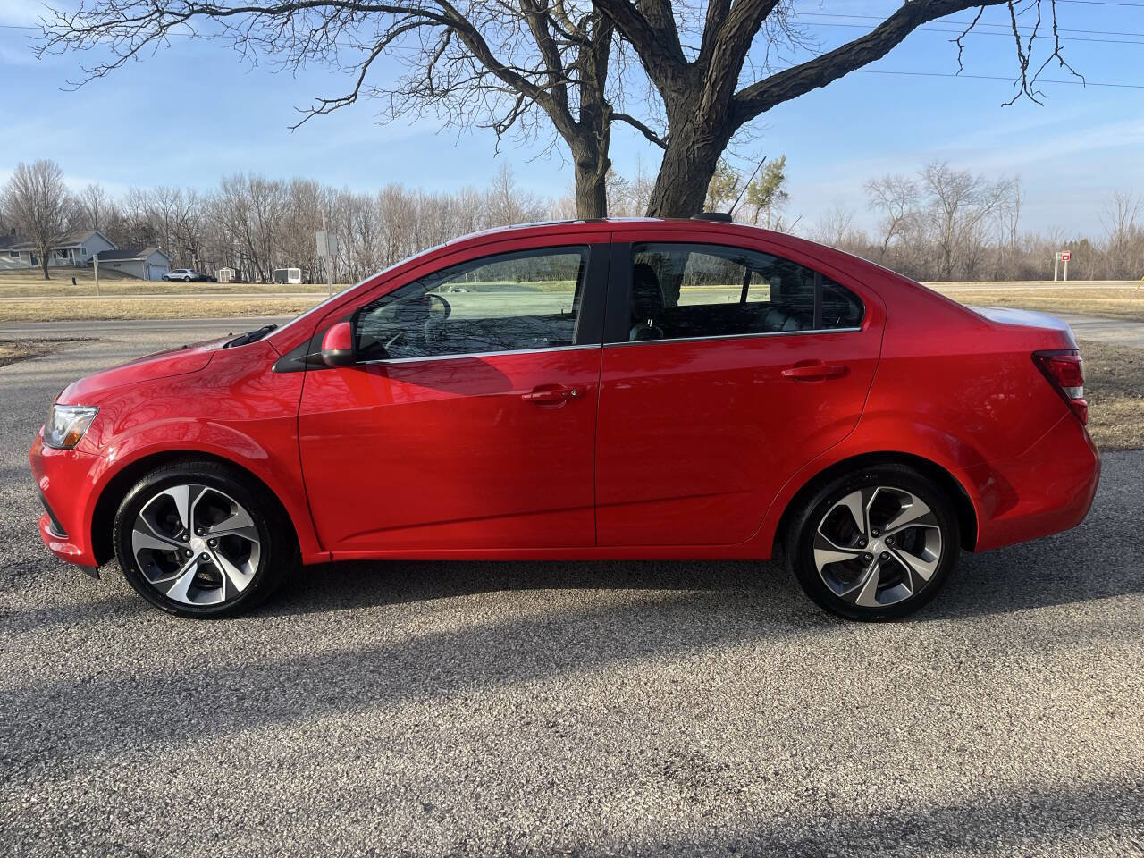 Used 2020 Chevrolet Sonic Premier FWD image 2