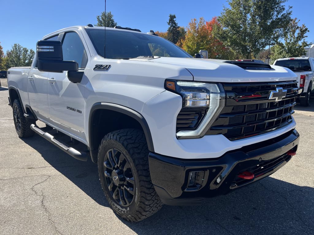 Used 2025 Chevrolet Silverado 2500 LT w/ Trail Boss Package AWD/4WD image 4