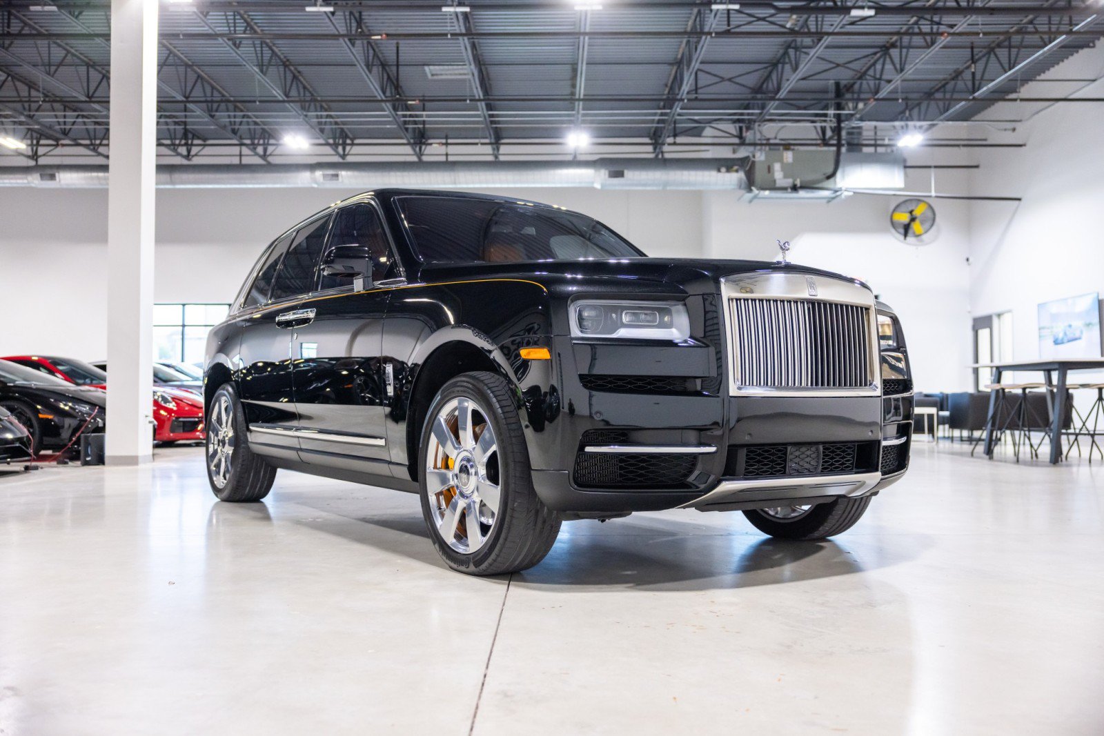 Used 2022 Rolls-Royce Cullinan AWD/4WD image 3