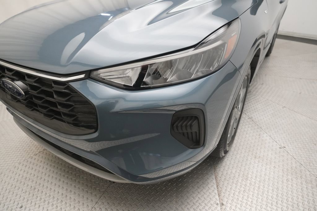 Used 2023 Ford Escape ST-Line image 23