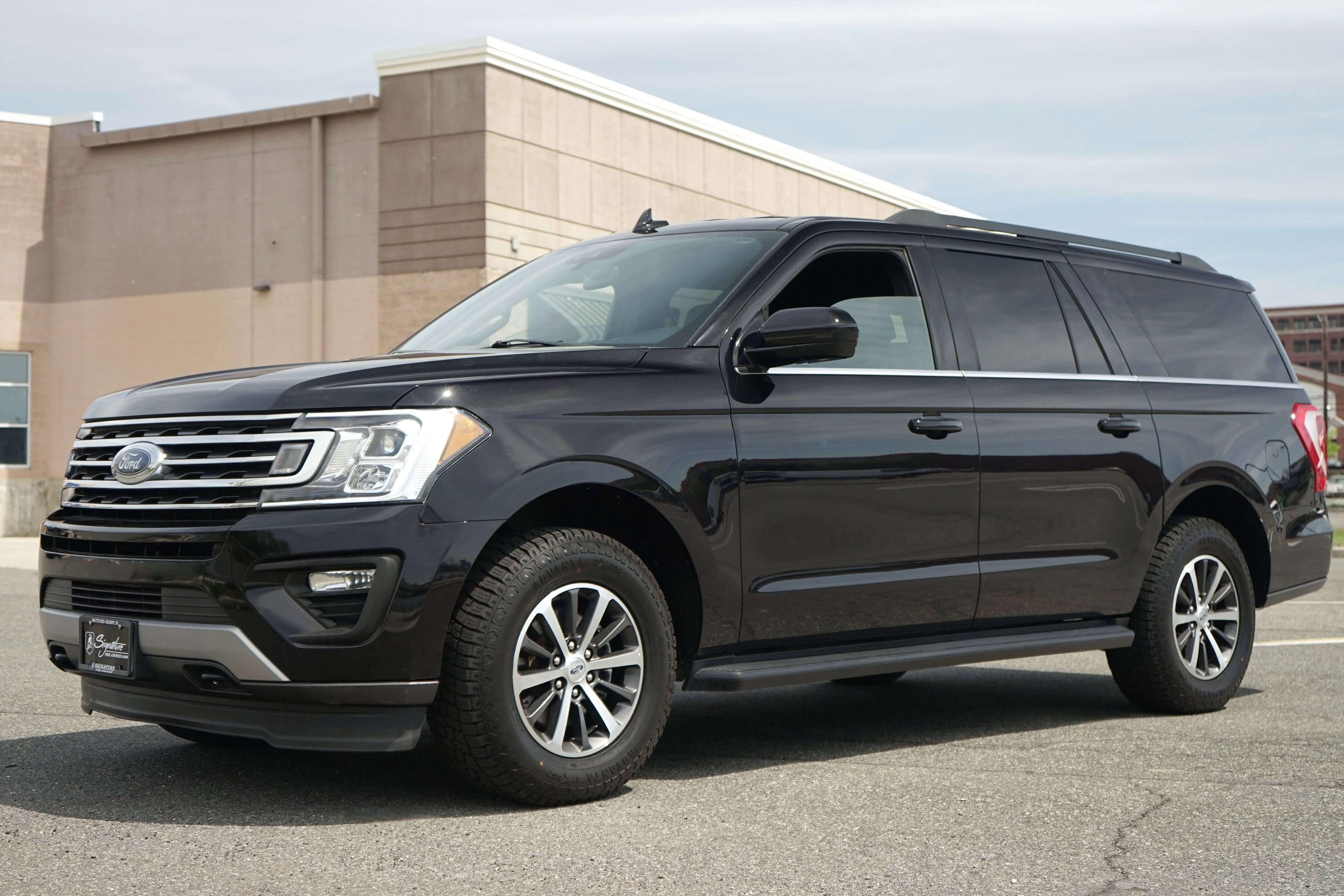 Used 2021 Ford Expedition Max XLT AWD/4WD image 2