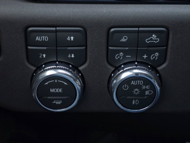 New 2026 GMC Sierra 3500 SLT w/ SLT Convenience Package AWD/4WD image 28