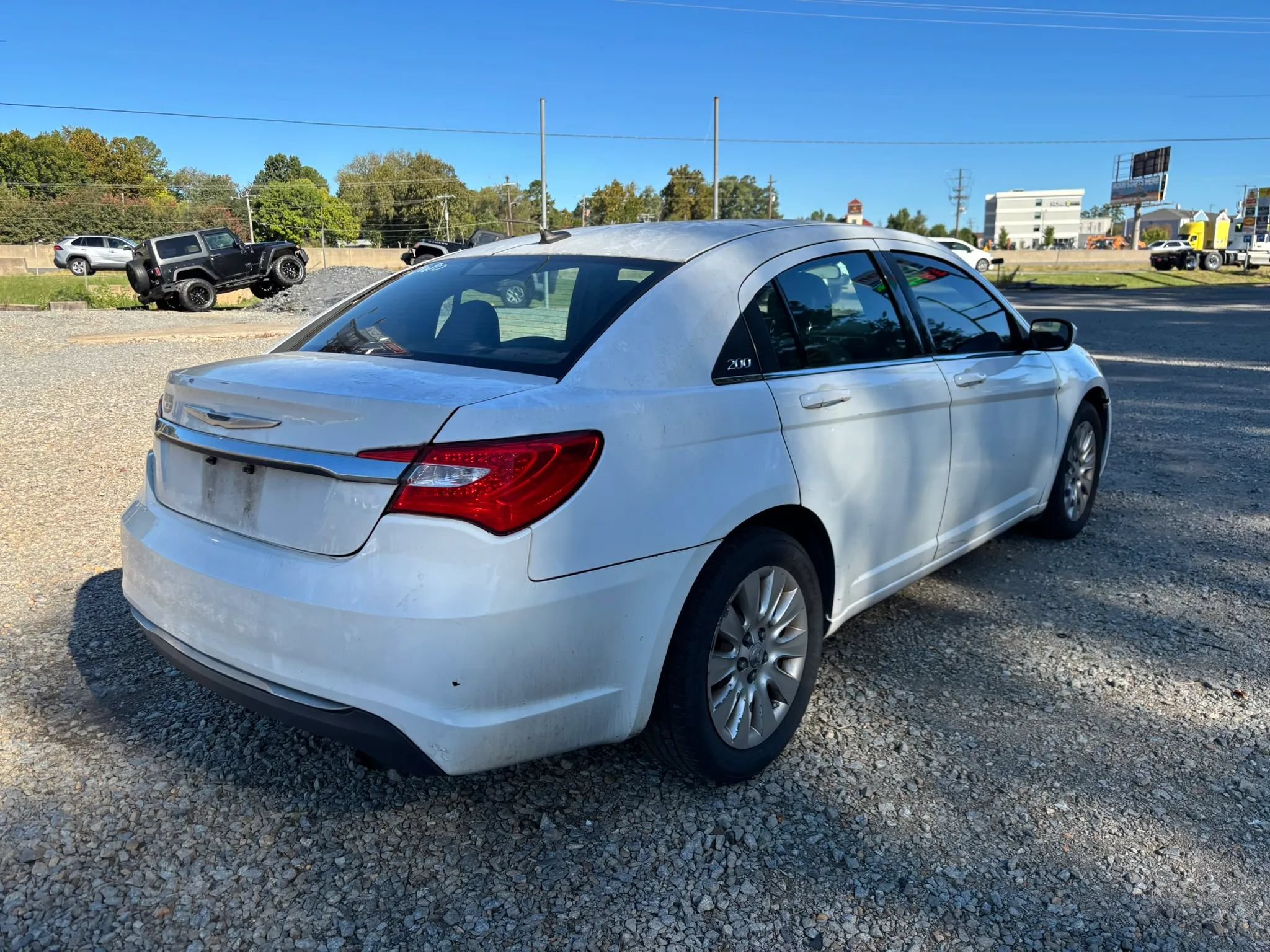 Used 2014 Chrysler 200 LX FWD image 4