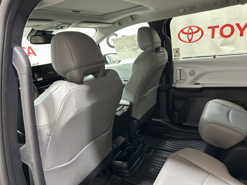 New 2026 Toyota Sienna XLE image 20