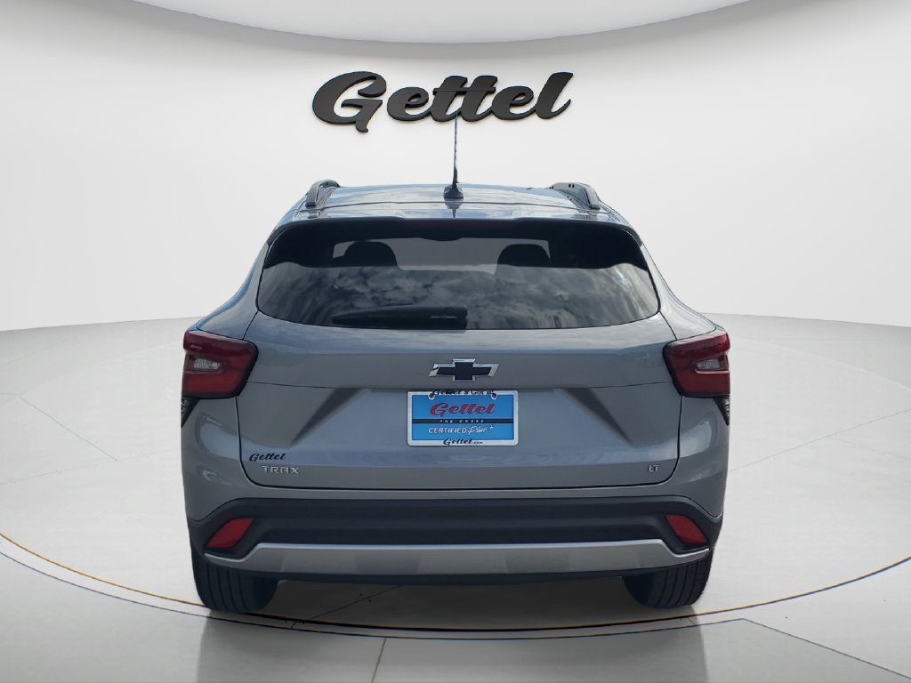 Used 2024 Chevrolet Trax LT w/ Driver Confidence Package FWD image 6