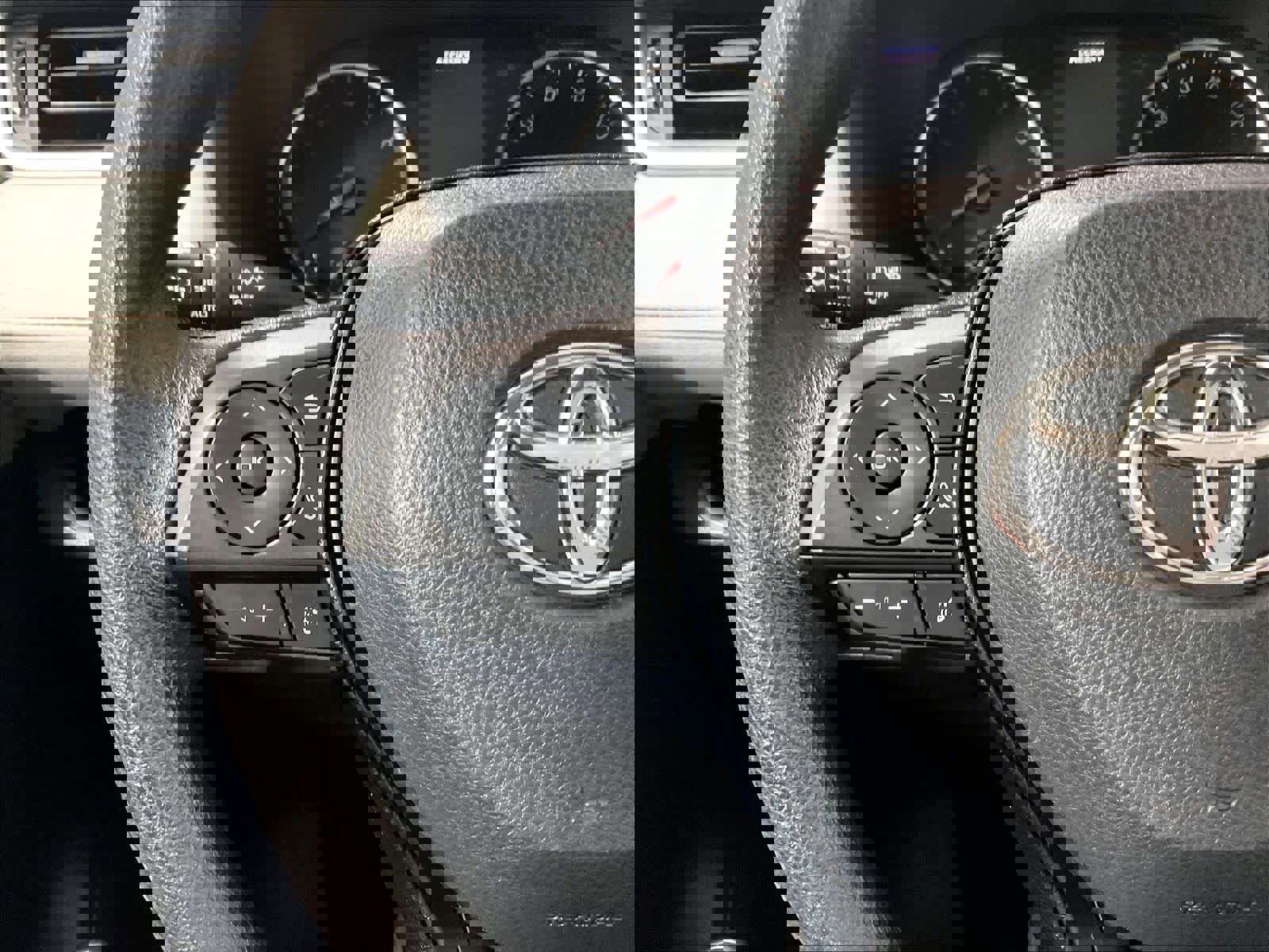 Used 2020 Toyota RAV4 XLE w/ Convenience Package image 23