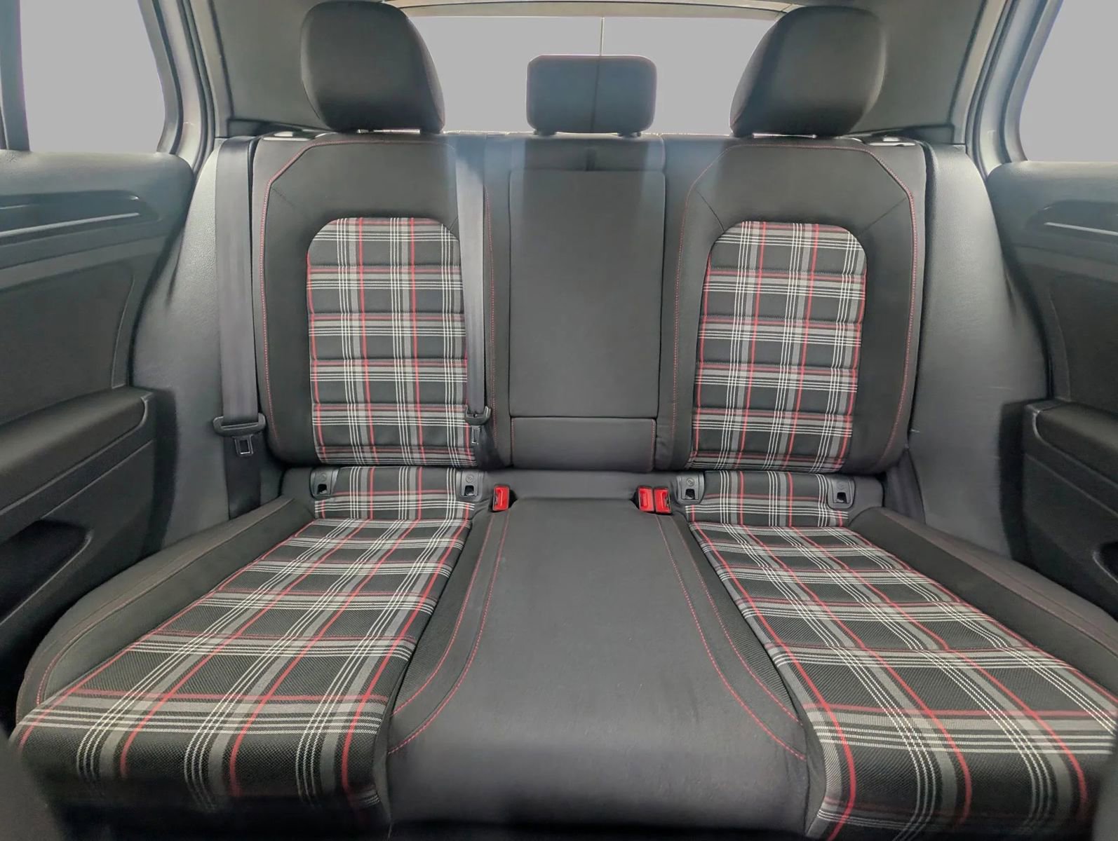 Used 2015 Volkswagen GTI S FWD image 28